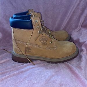 Timberland Boots Big Kids size 5.5 Tan